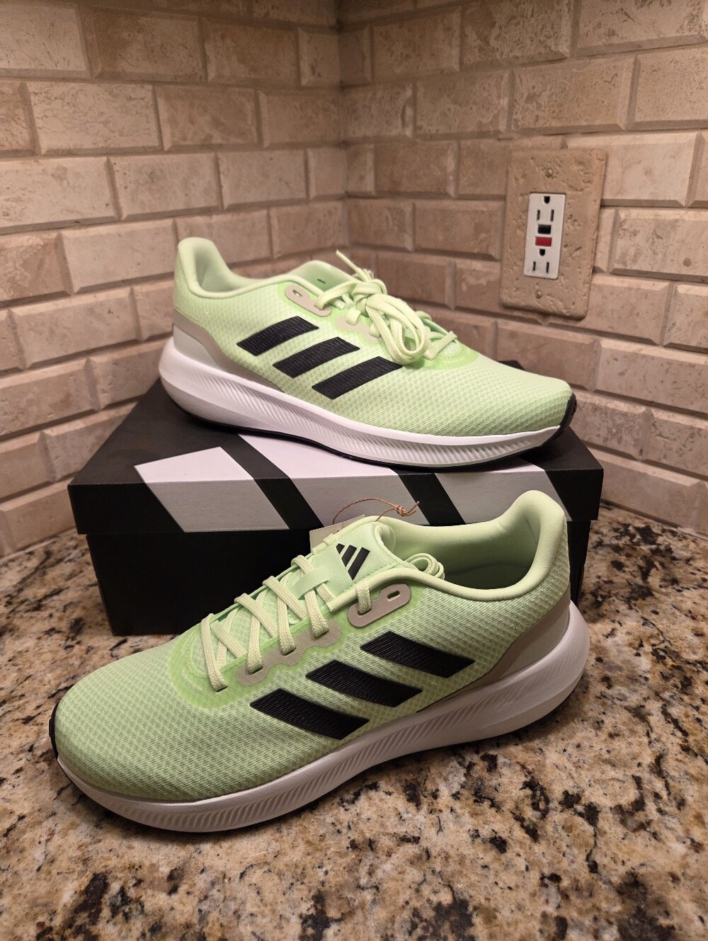NWT Adidas Runfalcon 3.0 Mens 10.5/Womens 11.5 Neon Green Sneakers